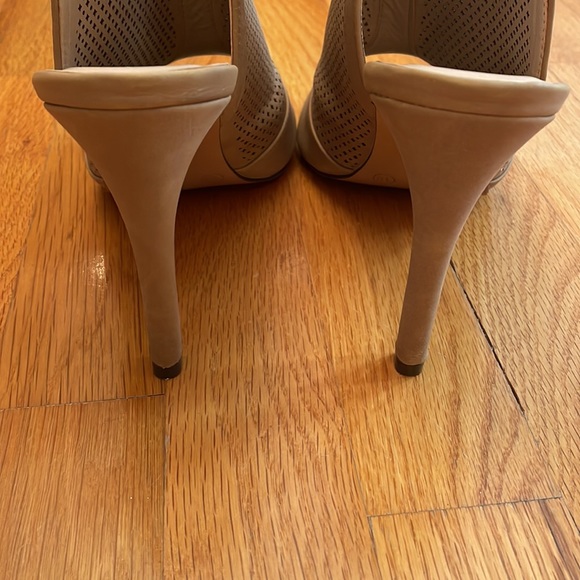 Metaphor Geneva Heels. Size 10. Tan. EUC - Picture 7 of 11